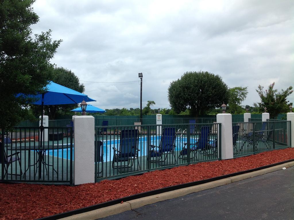 Hallmarc Inn & Suites Of West Memphis Extérieur photo
